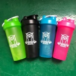 Custom 600ml protein shaker cup with handle,protein shaker bottle with metal ball